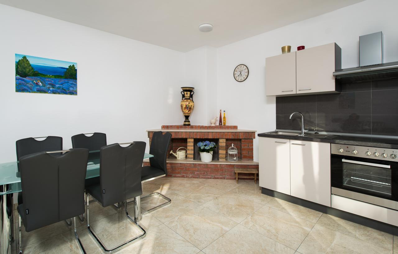 Cezar Luxury Apartment Omis Exterior photo