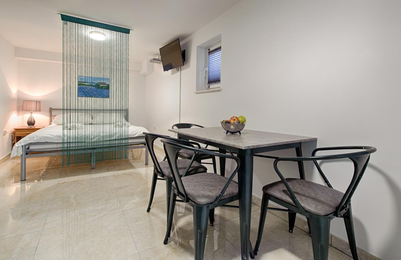 Cezar Luxury Apartment Omis Exterior photo