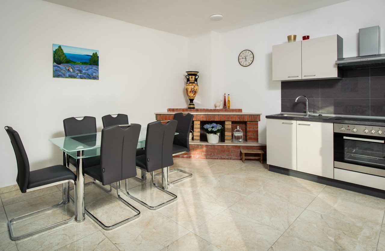 Cezar Luxury Apartment Omis Exterior photo